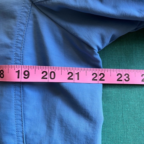LANDS END Women’s Zip Up And Button Up Lightweight Blue Jacket. Size M - Picture 9 of 11